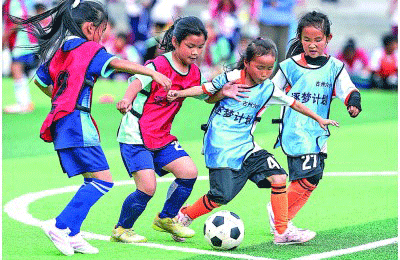 绿茵场上的“青春力量”——青少年校园足球发展思考 绿茵场上的“青春力量”——青少年校园足球发展思考