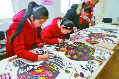 聚焦年画传承:“原生态”得以保存 “新生代”正在崛起 聚焦年画传承:“原生态”得以保存 “新生代”正在崛起