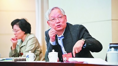 保护好“第一个吃螃蟹的人”