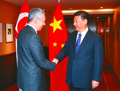 习近平会见新加坡总理李显龙