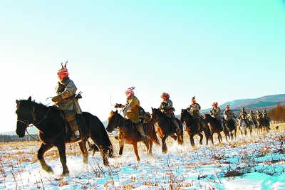 北国原野上的瑰丽花朵 北国原野上的瑰丽花朵