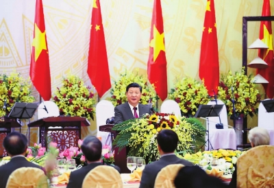 习近平出席越共中央总书记阮富仲和越南国家主席陈大光共同举行的欢迎宴会 习近平出席越共中央总书记阮富仲和越南国家主席陈大光共同举行的欢迎宴会