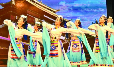 载歌载舞迎新春