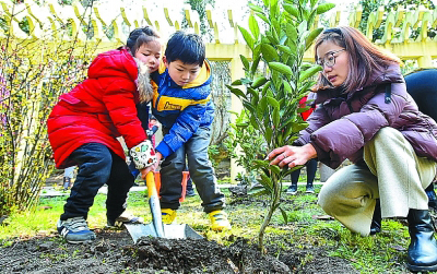 学习宪法知识 增强发展信心 共建美好生活