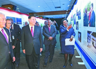 习近平和南非总统拉马福萨共同出席中南科学家高级别对话会开幕式 习近平和南非总统拉马福萨共同出席中南科学家高级别对话会开幕式