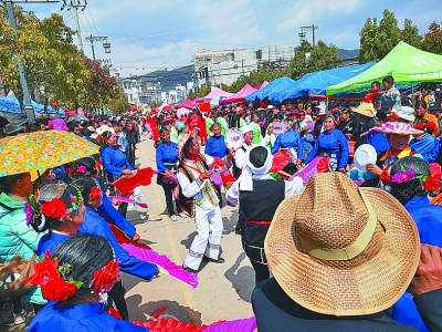 云南密祉花灯元宵灯会展演活动举行