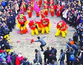 文化味浓红火闹元宵 春风满面追梦好扬帆