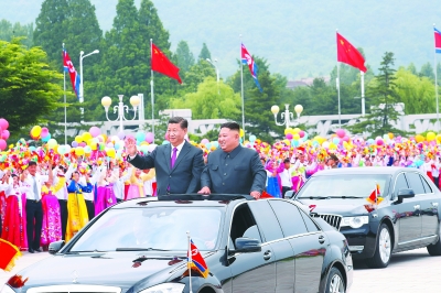 习近平抵平壤受到热烈欢迎 习近平抵平壤受到热烈欢迎