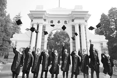 大学的重要价值在于传承文化塑造未来