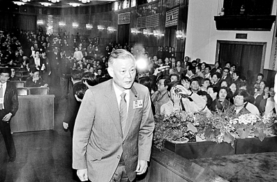 叶选平同志生平