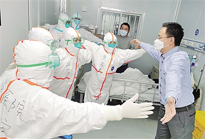 越是艰险越向前，打赢疫情防控人民战争