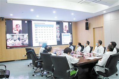 川医出征 川医出征