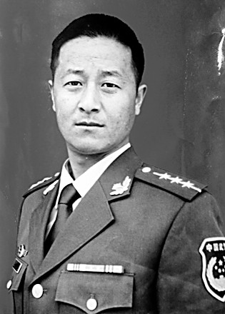 万金刚:献身使命的忠诚卫士 万金刚:献身使命的忠诚卫士