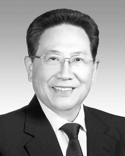 努力完成经济社会发展目标任务