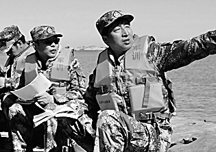 关喜志：舍身救战友的“模范指挥员”