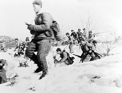 从抗美援朝战争中汲取新时代伟大斗争的精神动力