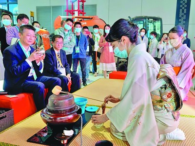 直击进博会现场