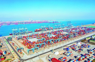 发扬“拓荒牛”精神 创造更多“中国经验” 发扬“拓荒牛”精神 创造更多“中国经验”