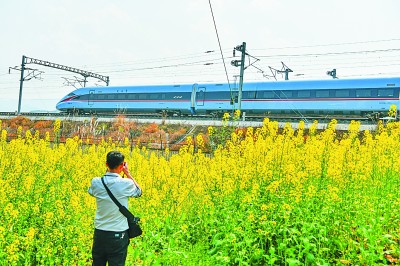 用奋斗书写新的荣光——代表委员畅谈干成新事业，干出新天地