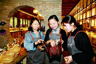 以民族文化传承创新赋能民族地区高质量发展 以民族文化传承创新赋能民族地区高质量发展