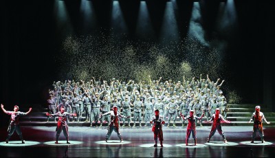 情景交响音诗《风展红旗如画》在京上演