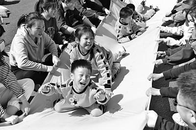 剧场效应、标配思维下的教育内卷 剧场效应、标配思维下的教育内卷