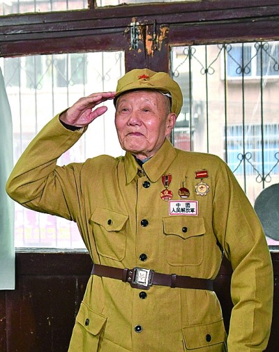 张富清:信仰如山,初心如磐 张富清:信仰如山,初心如磐