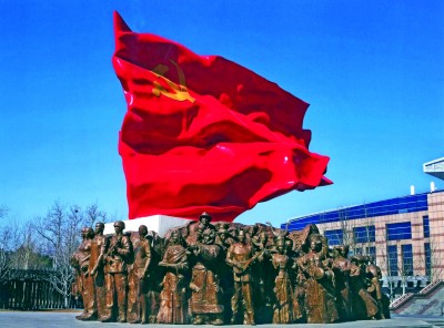 这里矗立着不朽的精神丰碑 这里矗立着不朽的精神丰碑