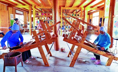 侗锦织就新生活 侗锦织就新生活