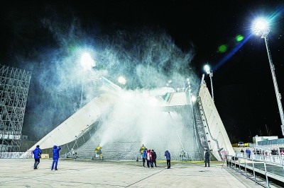 冬奥“雪飞天”银装素裹