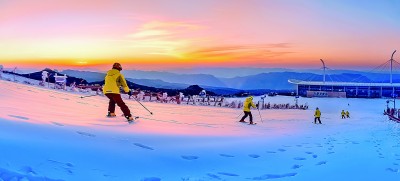 乌蒙山里的“南国冰雪城”