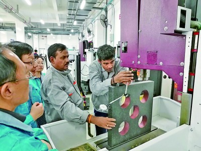 “鲁班工坊”,携工匠精神走向世界 “鲁班工坊”,携工匠精神走向世界