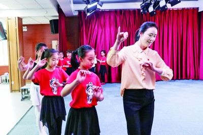 【奋进新征程 建功新时代·二十大代表在基层】黄艳艳代表:把戏台子搭在大家的心里 【奋进新征程 建功新时代·二十大代表在基层】黄艳艳代表:把戏台子搭在大家的心里