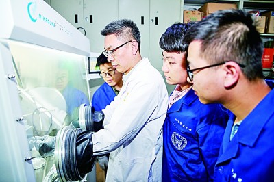 培养具有为国奉献钢筋铁骨的高素质人才