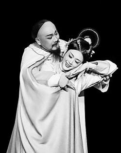 从“破圈”到“跨界融合”——新编昆剧《曹雪芹》观后 从“破圈”到“跨界融合”——新编昆剧《曹雪芹》观后