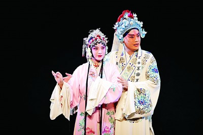 小剧场“触手可及”——从首届全国小剧场戏剧“紫金杯”展演看江苏文旅融合的积极探索 小剧场“触手可及”——从首届全国小剧场戏剧“紫金杯”展演看江苏文旅融合的积极探索