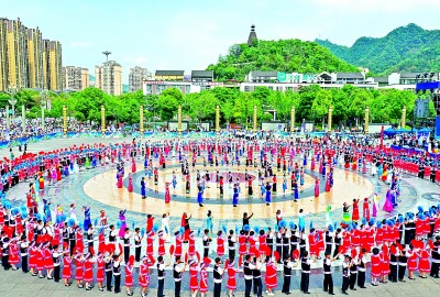 在团结奋斗中全面推进中华民族伟大复兴 在团结奋斗中全面推进中华民族伟大复兴