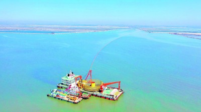 海门回望千峰涌 港口雄开万里流