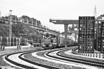 贵阳国际陆港首次开行直达中亚班列 贵阳国际陆港首次开行直达中亚班列