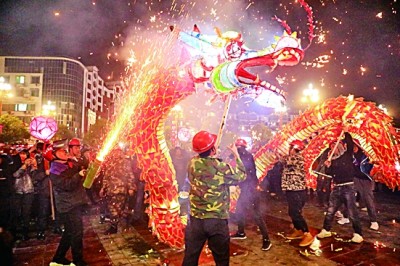 【我们这些年俗】舞龙嘘花