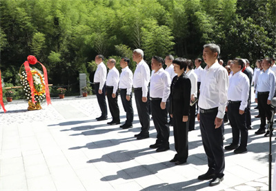 这副担子,接过来挑下去……——写在神山村“革命烈士纪念碑”落成之际 这副担子,接过来挑下去……——写在神山村“革命烈士纪念碑”落成之际