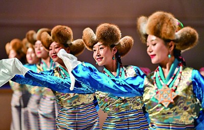西藏传统民族音乐会精彩上演