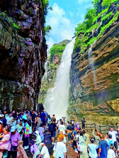 云台山世界地质公园:红峡碧水秀太行 云台山世界地质公园:红峡碧水秀太行