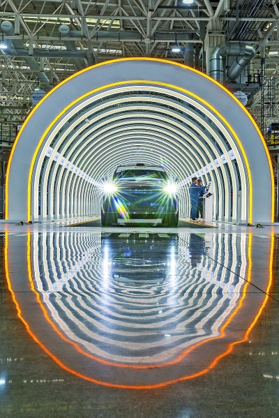 托起千家万户“稳稳的幸福” 托起千家万户“稳稳的幸福”