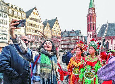 【欢乐春节】全球同庆中国年 四海共迎新春到——世界多地举办活动贺春节