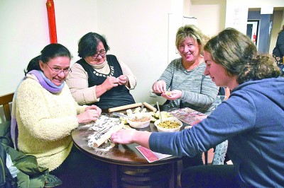 布拉格孔子学院庆新春:在中国传统节日里收获新体验 布拉格孔子学院庆新春:在中国传统节日里收获新体验