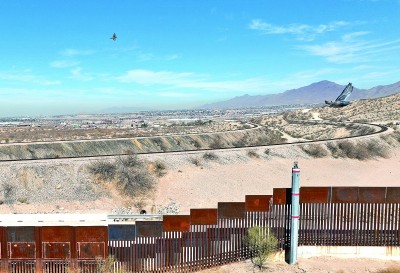 持续施压!美国向拉美国家暴力遣返大批移民 持续施压!美国向拉美国家暴力遣返大批移民