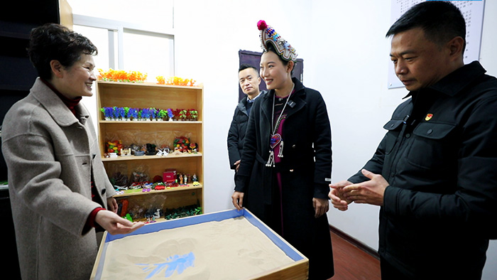 记录短片:调研足迹——从大山深处到“委员通道” 记录短片:调研足迹——从大山深处到“委员通道”