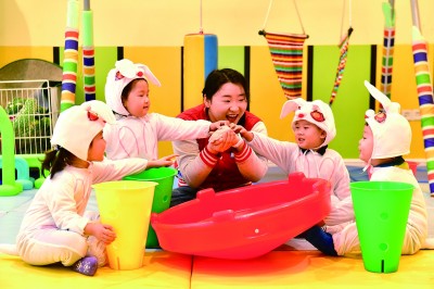 “幼有所育”如何不负所“托”——代表委员热议完善托育服务 “幼有所育”如何不负所“托”——代表委员热议完善托育服务