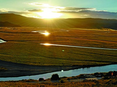 大地从来都是敞开的——阿来《大河源》中的行走、生态与文明 大地从来都是敞开的——阿来《大河源》中的行走、生态与文明